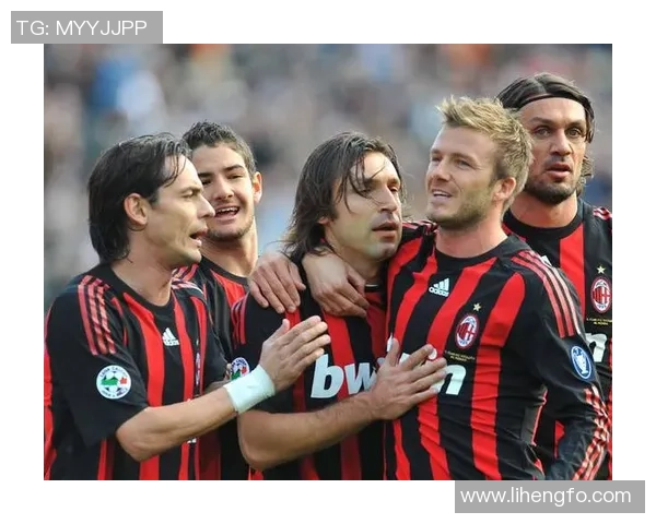 经典足坛传奇聚首 一代球星合影重现辉煌岁月