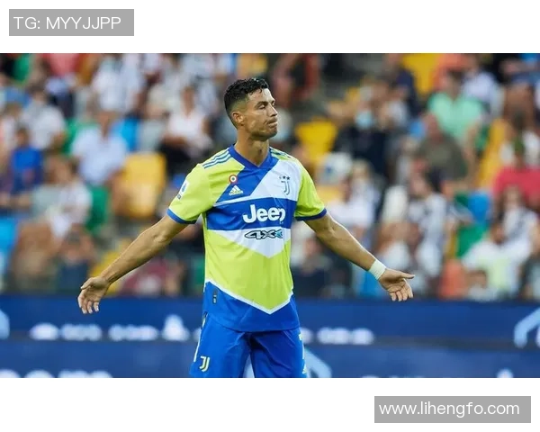 足球球星半蹲垫脚瞬间解析 揭示这一动作背后的技巧与心理战